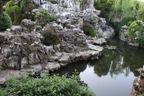 贵阳别墅假山设计